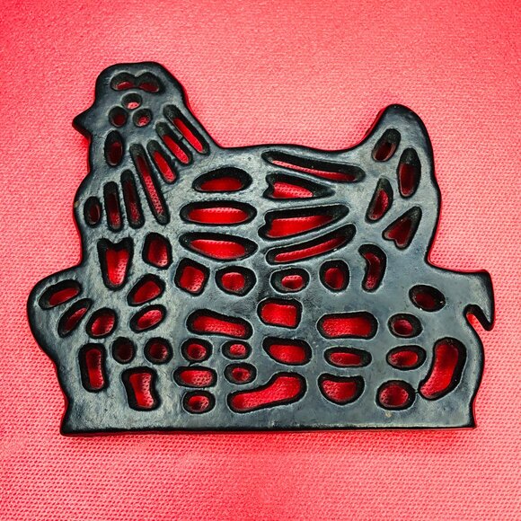 Vintage Black Enamel Cast Iron Chicken Trivet: Farmhouse Kitchen Decor - Picture 7 of 10